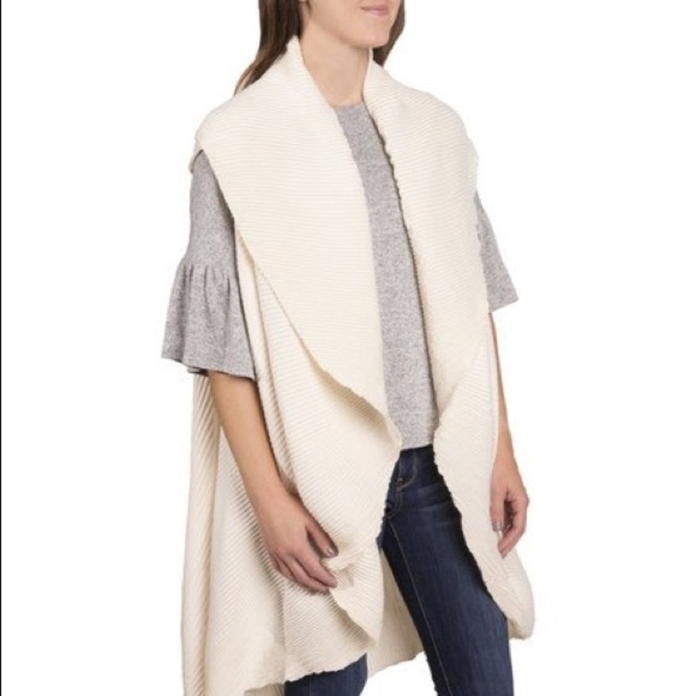 🆕AUCTION PRICE👩🏻‍⚖️Cream Plisse' City Wrap on the Go - Picture 5 of 7